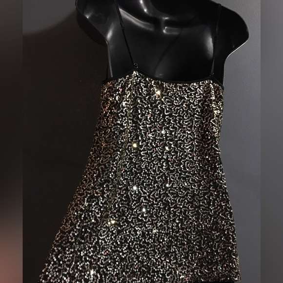 Beautiful Sequin top with adjustable spaghetti straps. - Picture 13 of 16